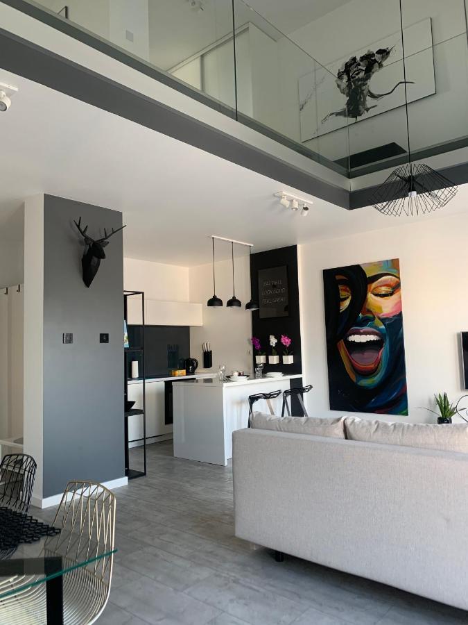 Ekskluzywny Penthouse Z Ogrodem W Centrum Lodzi ภายนอก รูปภาพ