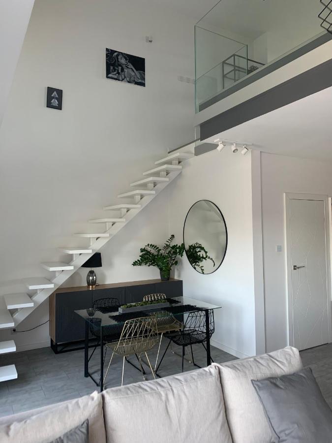 Ekskluzywny Penthouse Z Ogrodem W Centrum Lodzi ภายนอก รูปภาพ