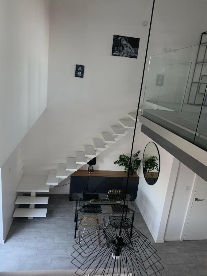 Ekskluzywny Penthouse Z Ogrodem W Centrum Lodzi ภายนอก รูปภาพ